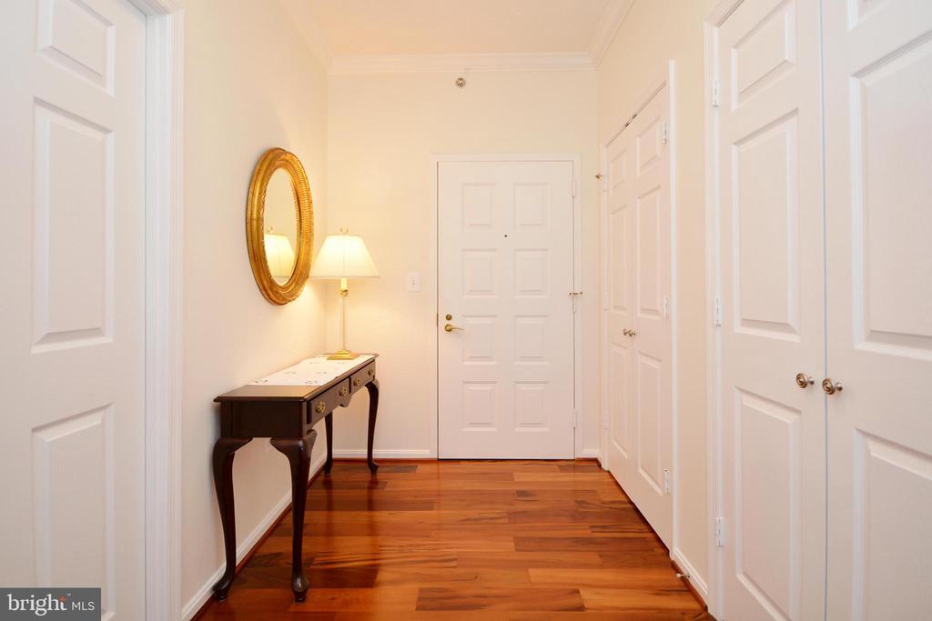Primary Photo - 940 Astern Way