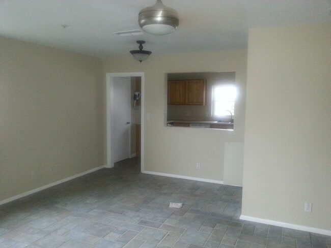 Building Photo - Villages of Southport 3/2 single home: App...