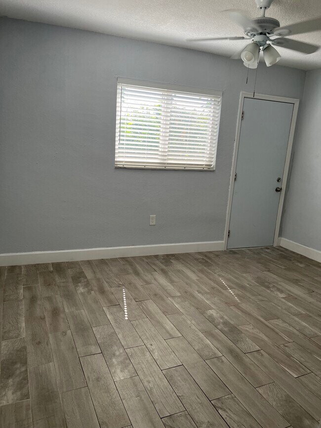 Foto del edificio - 417 E 39th St