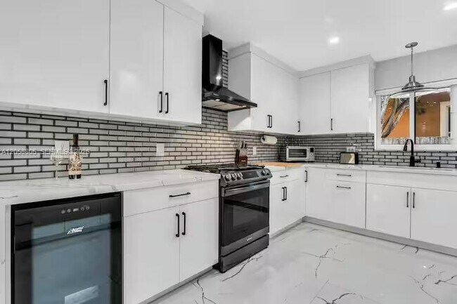 Foto del edificio - 3204 Robbins Rd