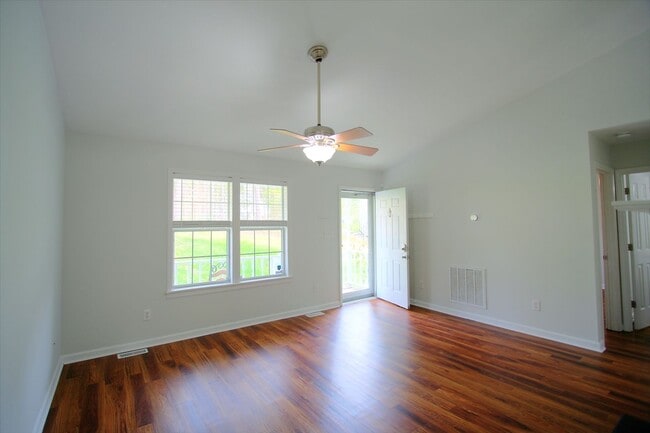 Building Photo - Cozy 3 Bedroom 2 Bath Bungalow in E. Durham!
