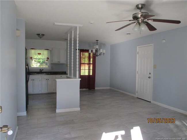 Building Photo - 2263 Shaw Rd Ext