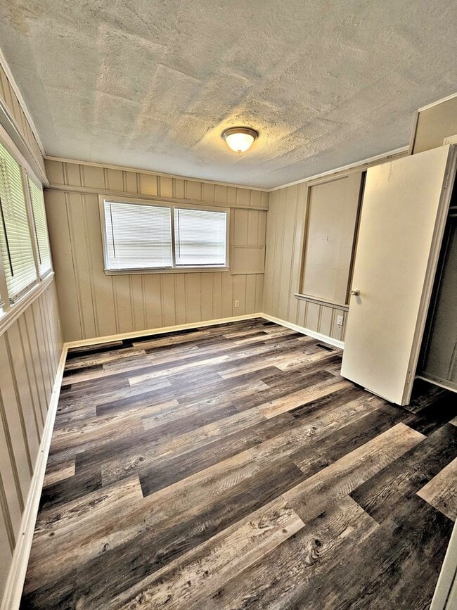 Building Photo - 414 5th Ave SW