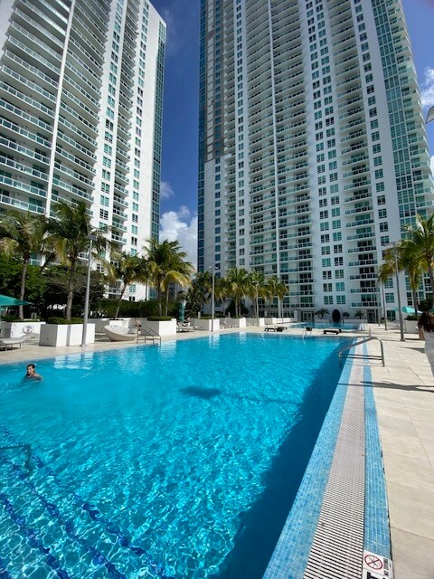 Building Photo - 951 Brickell Ave