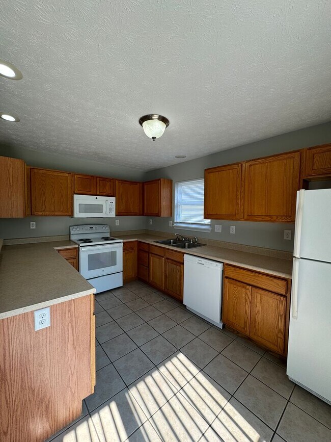 Building Photo - 3883-3887 Ledyard