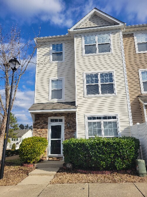 Primary Photo - 1311 Canyon Rock Ct