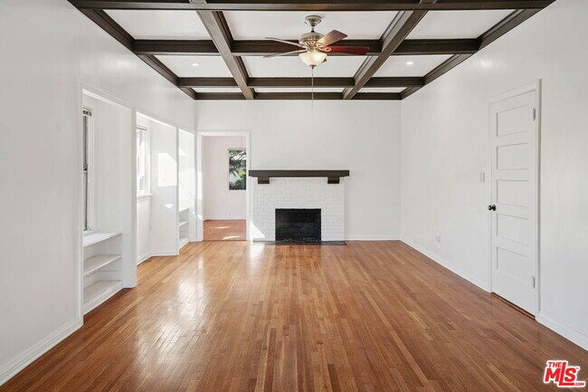 Foto del edificio - 5199 Ellenwood Dr