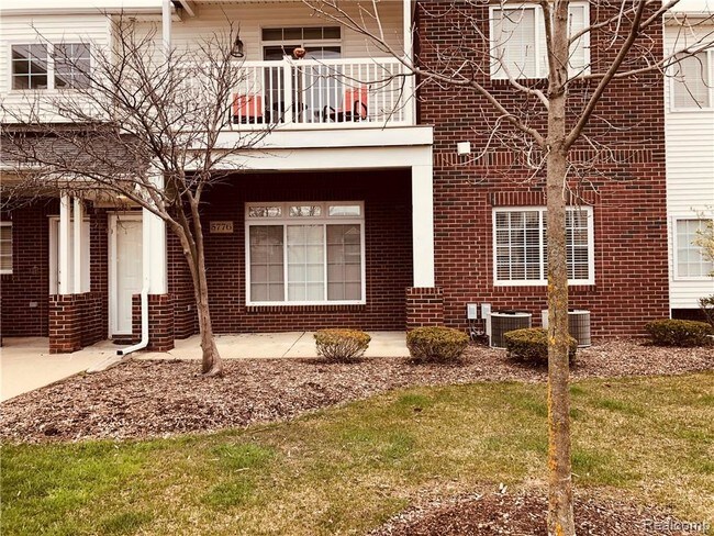Building Photo - 5776 Acorn Ln