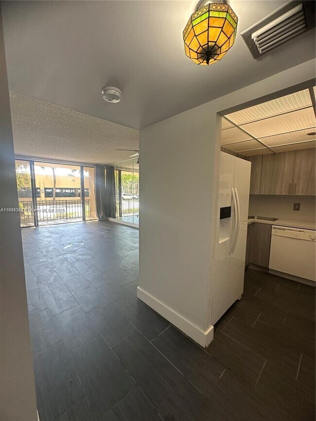 Foto del edificio - 1470 NE 123rd St