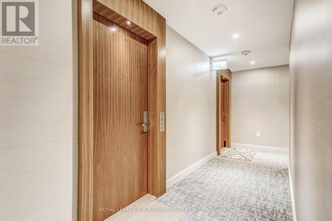 Building Photo - 15 Queens Quay E