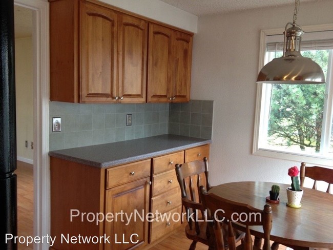 Foto del edificio - 371 NE Village Squire Ave