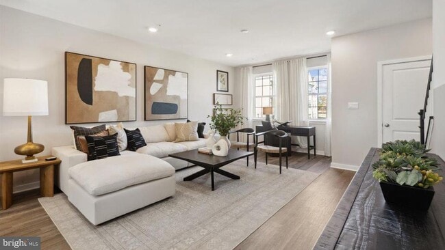 Foto del edificio - 7504 Fern Gully Way