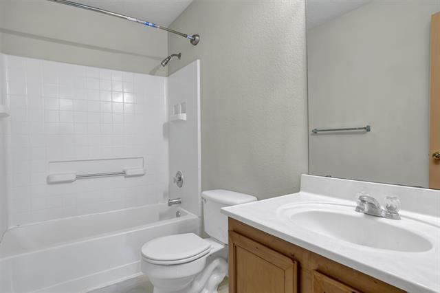 Foto del edificio - 8211 Leaning Oak Ct