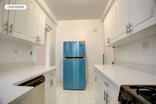Building Photo - 315 W 102nd St