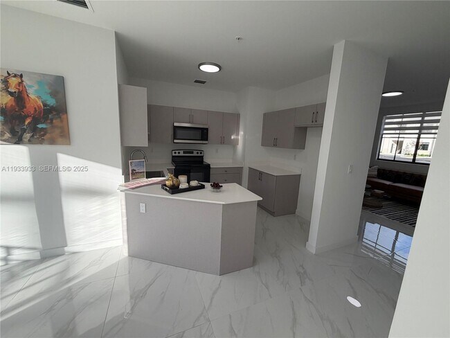 Foto del edificio - 2308 E 4th Ave