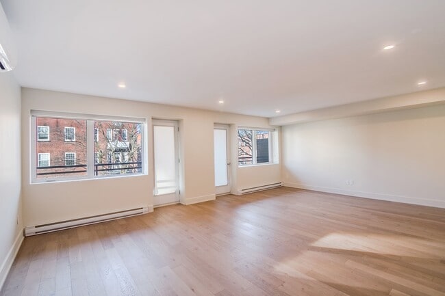 Building Photo - 37 Roosevelt Ave