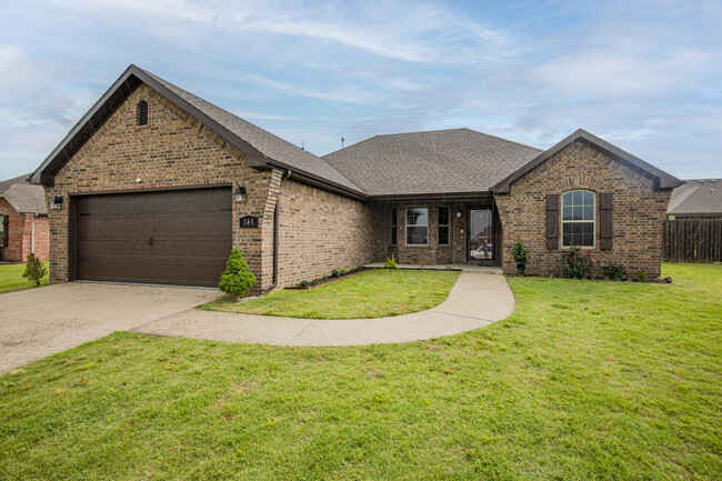 Building Photo - 361 Sundowner Ranch Ave