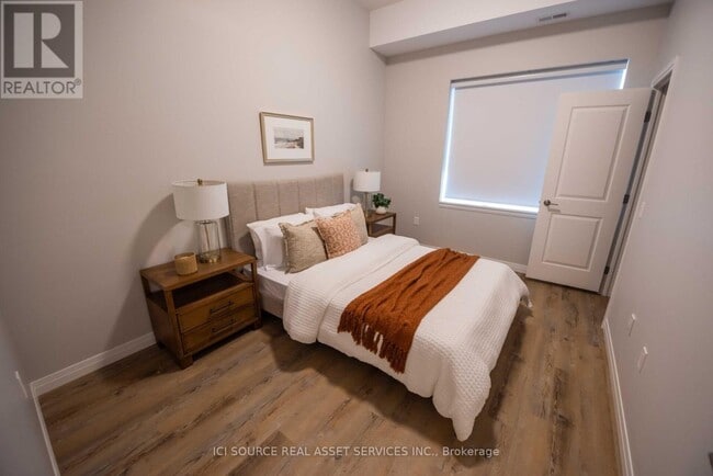 Photo du bâtiment - 785 Southdale Rd W