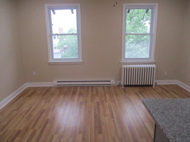 Building Photo - 4919 Catharine St