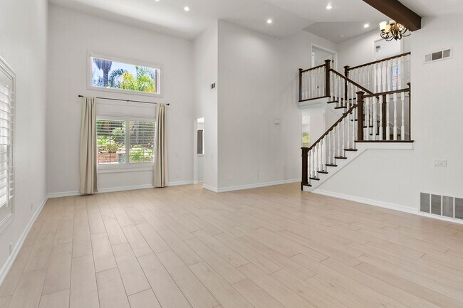 Foto del edificio - Beautiful 4-Bedroom Home with Private Pool...