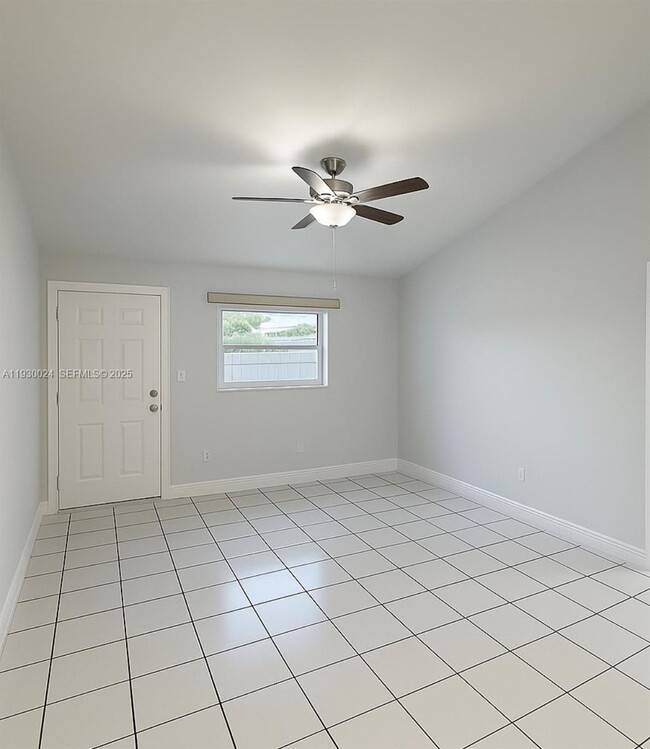 Building Photo - 10385 SW 209th Ln