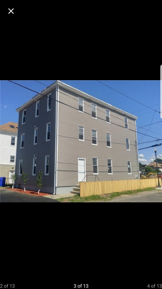 Building Photo - 1043 Mineral Spring Ave