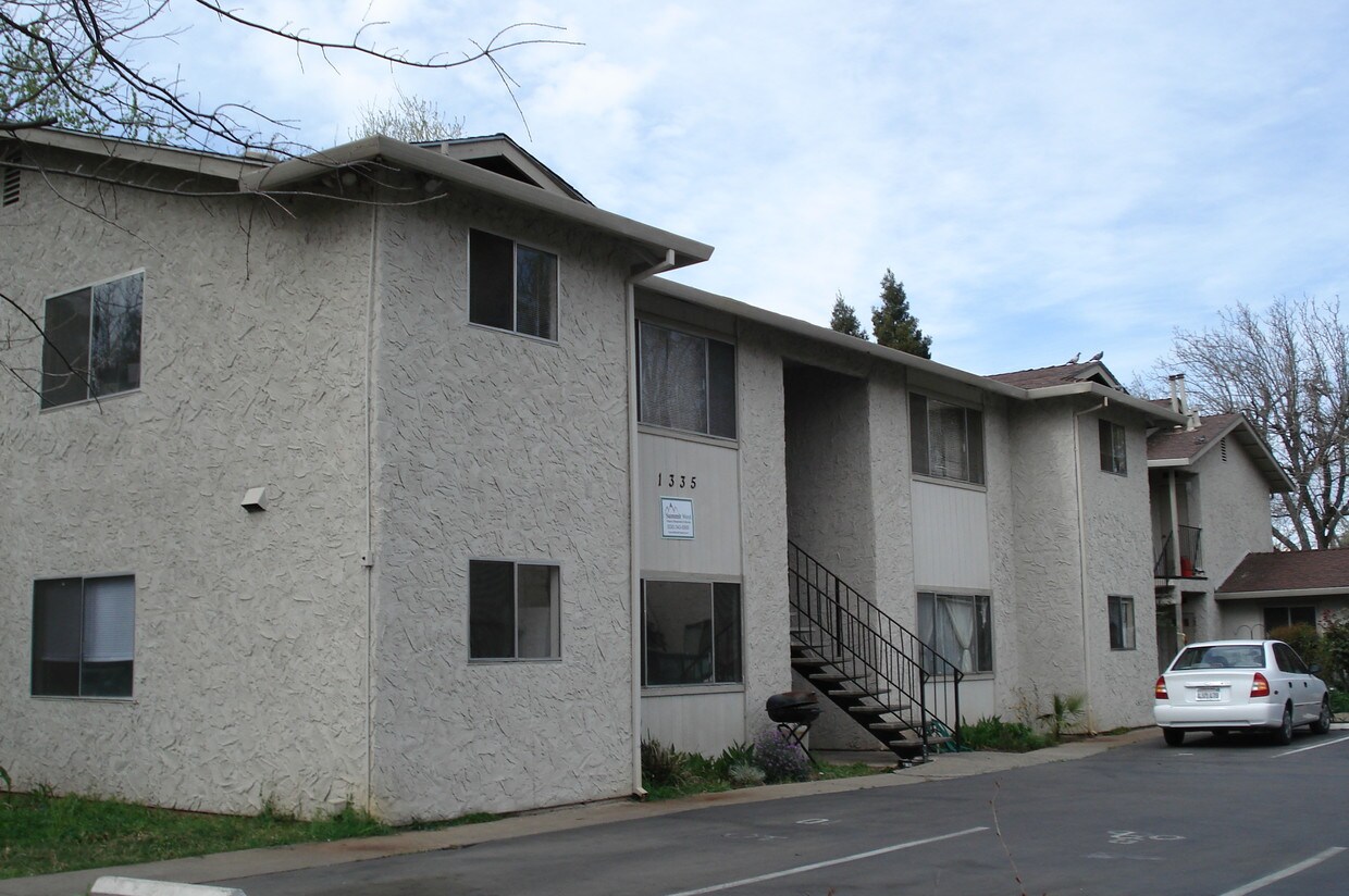 Foto del edificio - Hemlock Apartments