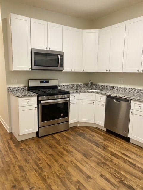 Building Photo - 5117 W Cullom Ave