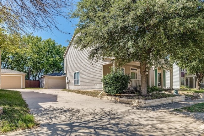 Building Photo - 10721 Traymore Dr