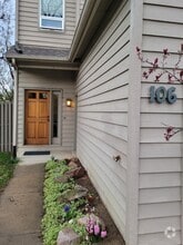 Building Photo - 106 Genesee Ct