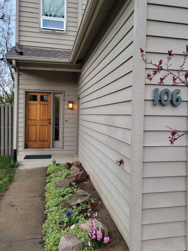 Photo - 106 Genesee Ct House