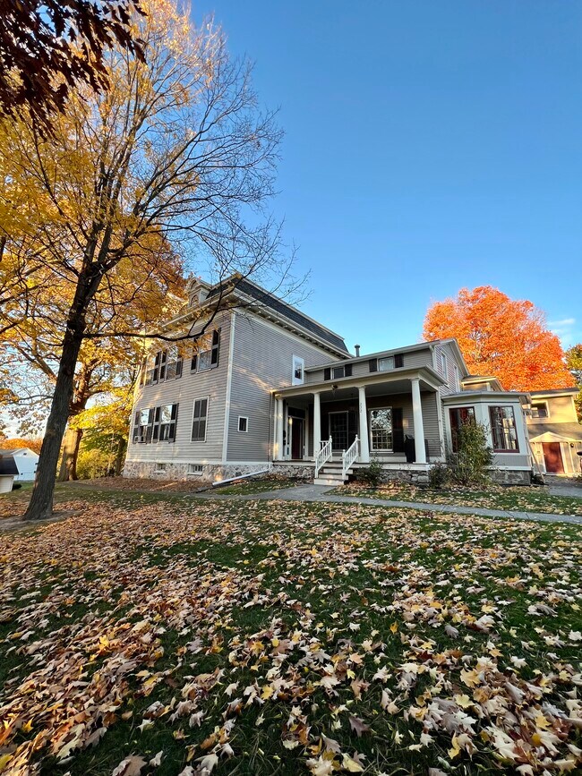 232 Cuyler St Unit 4, Palmyra, NY 14522 Apartments in Palmyra, NY