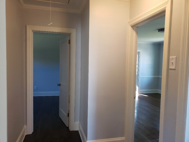 Building Photo - 1409 Hill St