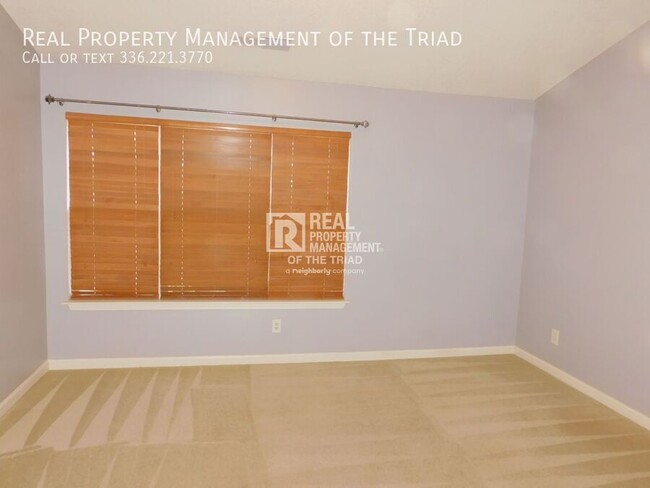 Foto del edificio - *Move In Special* Lovely End Unit 2BR/2.5B...