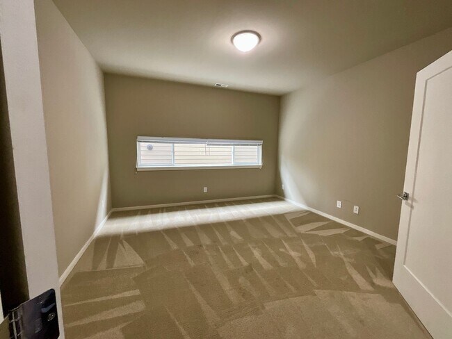 Foto del edificio - Beautiful and Spacious 4 Bedroom Home in M...