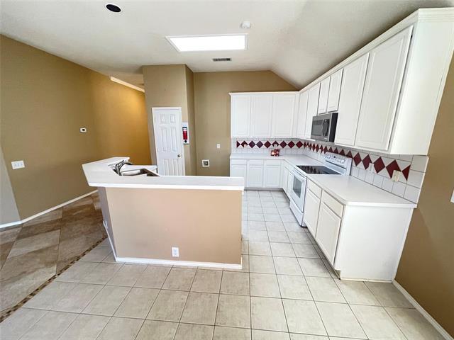 Building Photo - 11082 Clearstream Ln