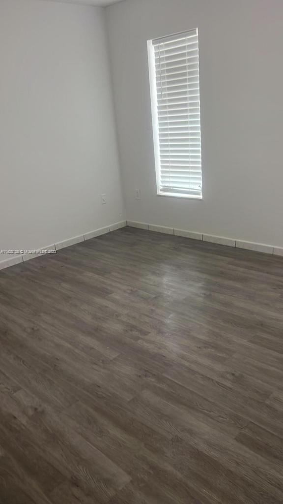 Foto del edificio - 3345 SW 23rd St
