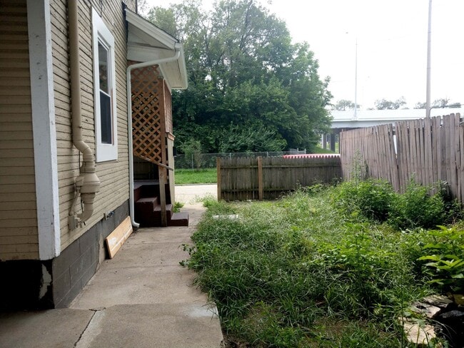 Photo - 809-811 Herman Apartment