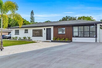 Building Photo - 1921 Fern Ave