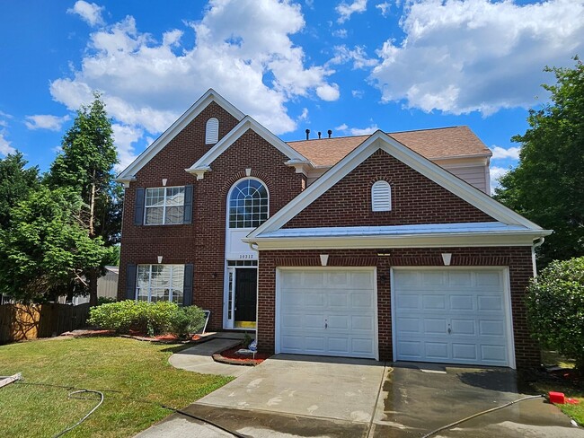 Beautiful Open Floor Plan with 4 Bedrooms - Beautiful Open Floor Plan with 4 Bedrooms House