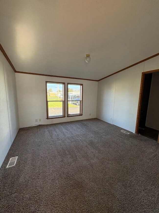 Foto del edificio - Three bedroom two bathroom home for rent