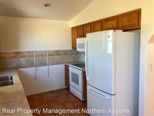 Foto del edificio - 3 br, 1.5 bath House - 978 S. San Pedro Rd.