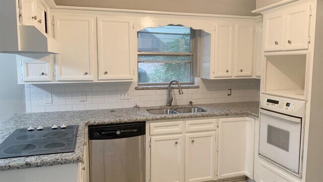 Building Photo - 7707 Bideford Ln