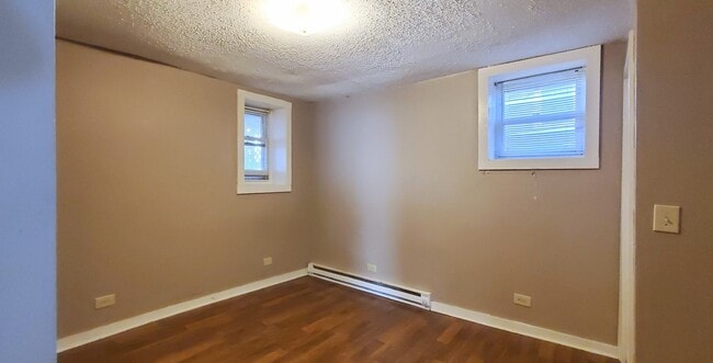 Building Photo - 316 Oneida St