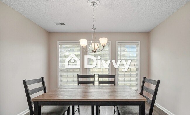 Building Photo - 105 Vineyard Ridge Dr