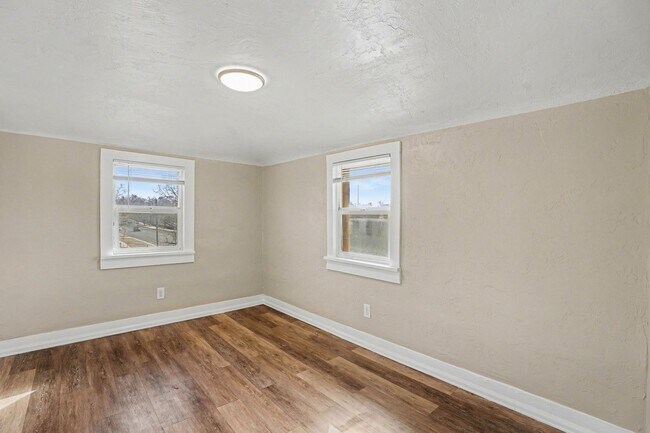 Building Photo - 403 N Wahsatch Ave