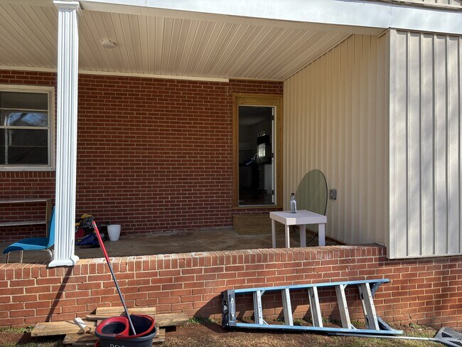 Foto del edificio - 1012 Powell Dr