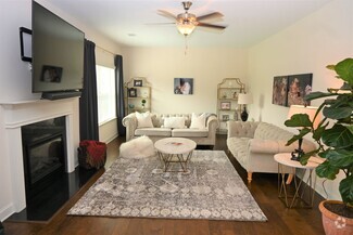 Building Photo - 7279 Double Pine Dr