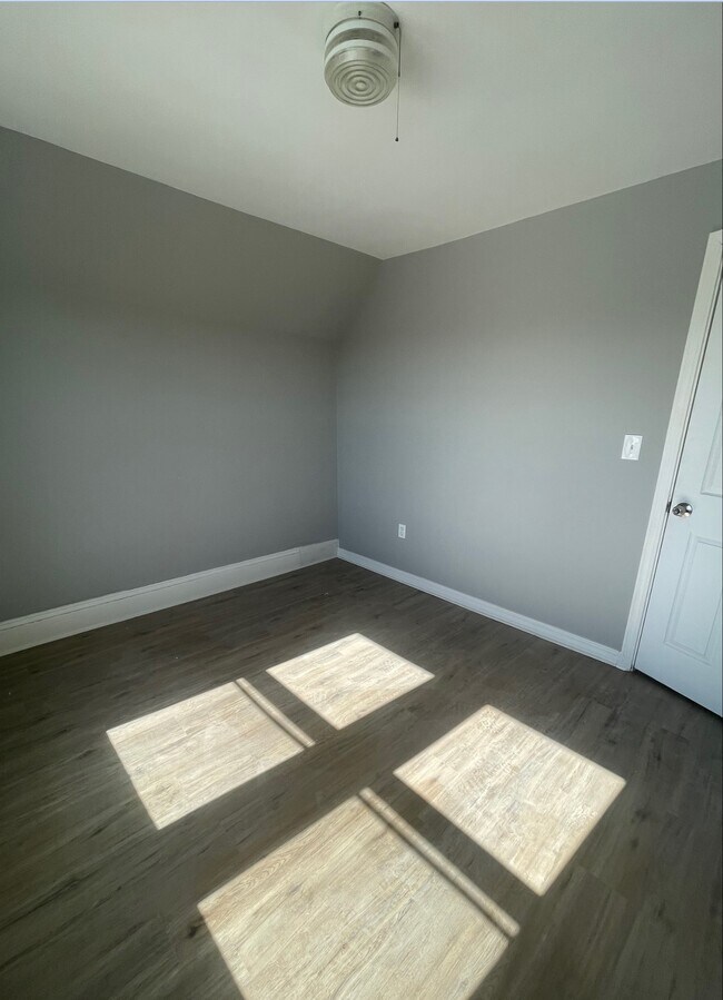 Building Photo - 48 Brightwood Ave