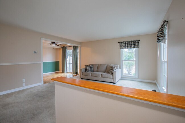Foto del edificio - Beautiful 3 BR/1.5 BA Townhome in Gaithers...